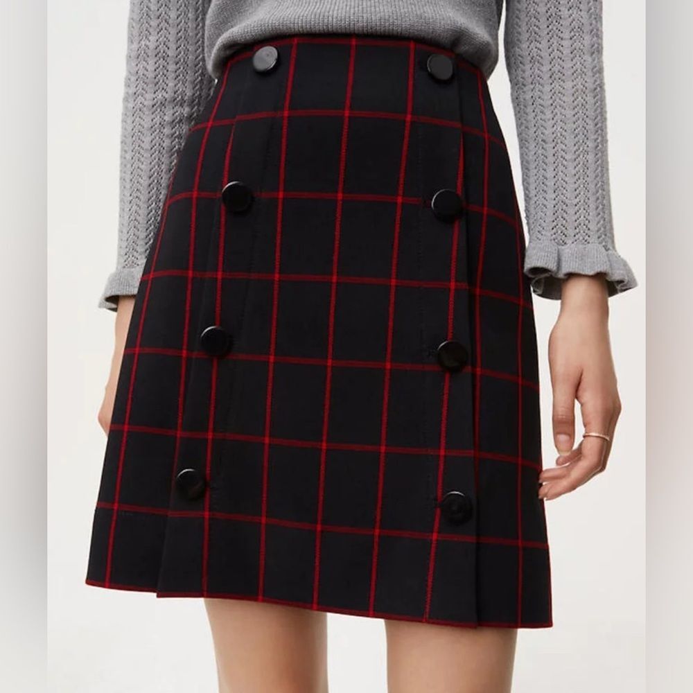 Loft black and red plaid button detailed Aline skirt size 0 NWOT